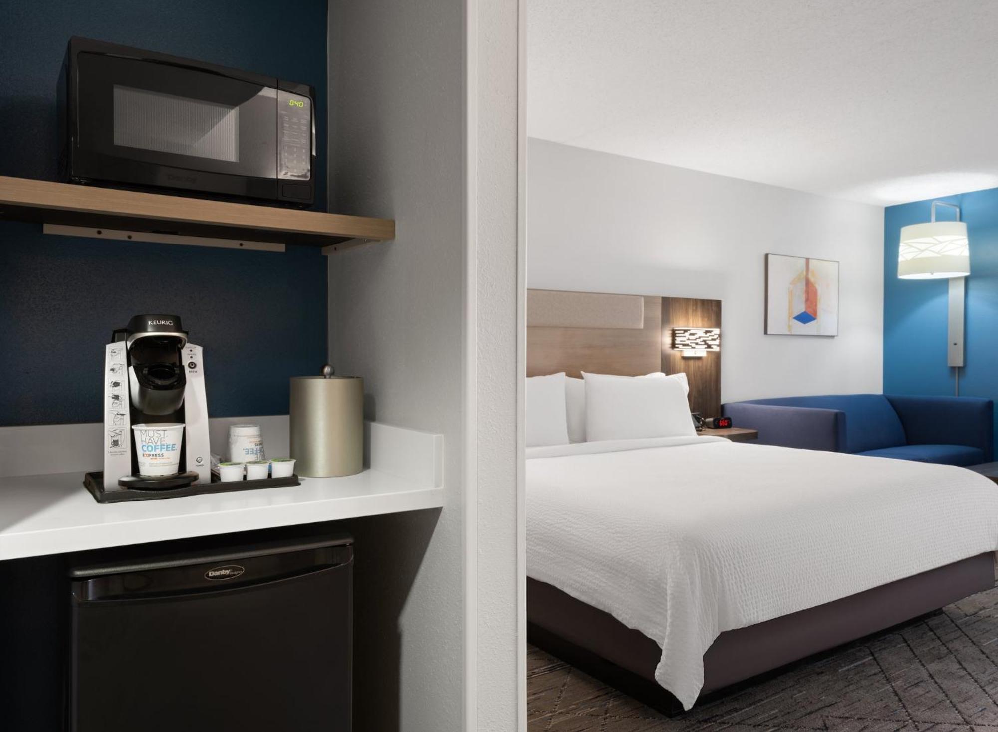 Holiday Inn Express Indianapolis Airport By Ihg Plainfield Zewnętrze zdjęcie