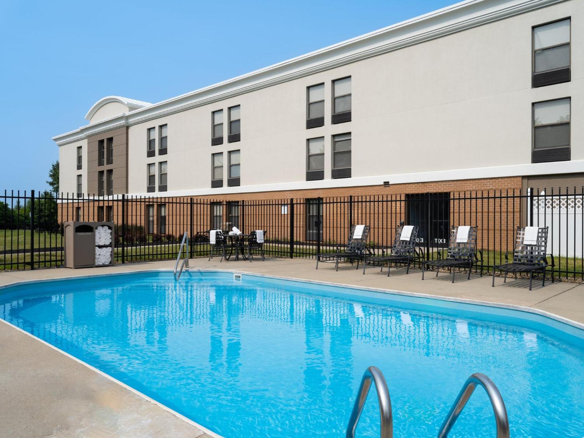 Holiday Inn Express Indianapolis Airport By Ihg Plainfield Zewnętrze zdjęcie